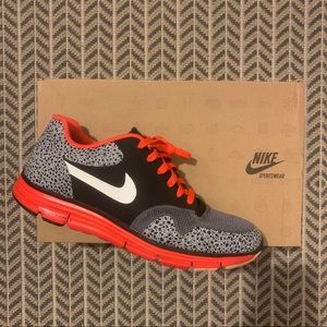 Men’s Nike Lunar Safari Fuse + Sneaker.